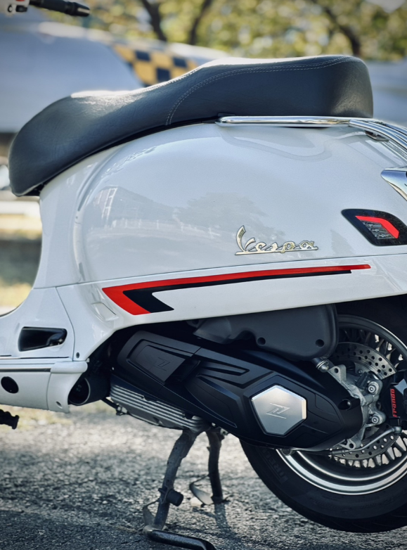 Abdeckung Variodeckel ZELIONI für Vespa GTS/​GTS Super/​GTV HPE 300ccm, schwarz matt